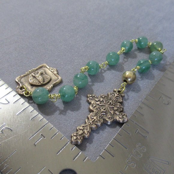 Bronze Lamb Pocket Rosary, Nephrite Jade and Bronze - Picture 6 of 11